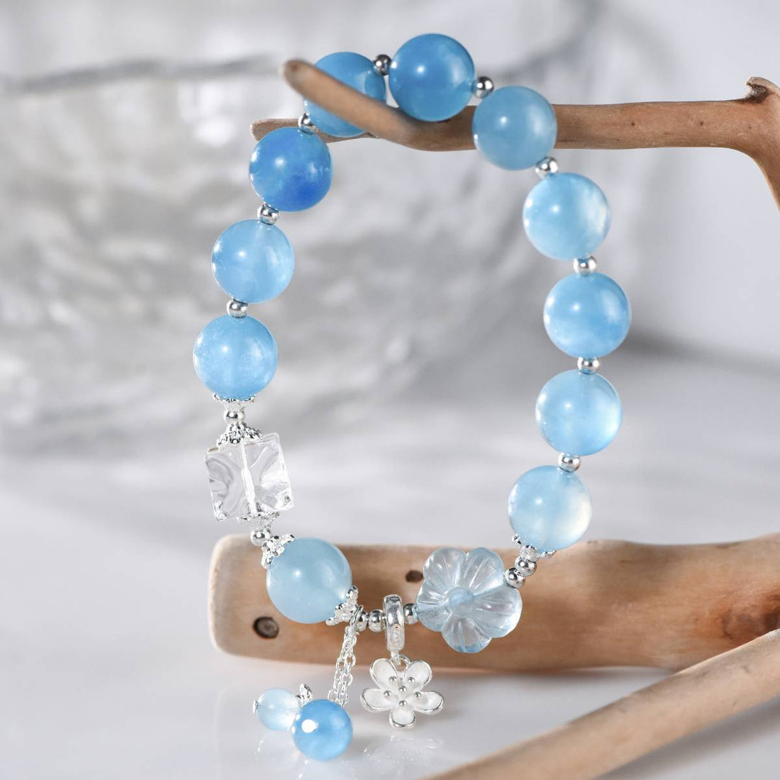 Ocean Bloom：Aquamarine Charm Crystal Bracelet