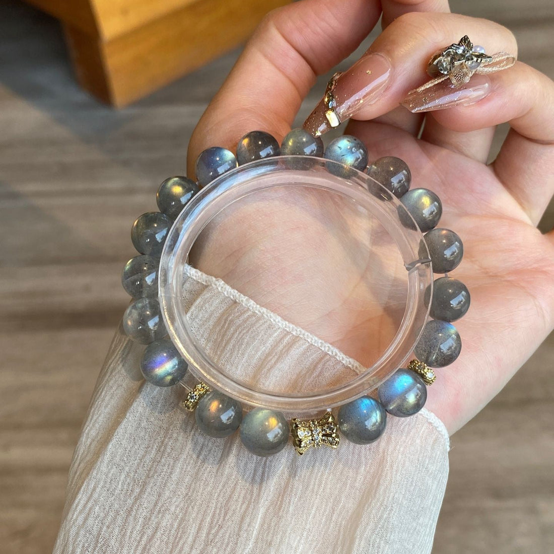 Eternal Night：Grey Moonstone Crystal Bracelet
